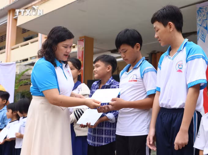 vna_potal_vinh_long_to_chuc_trai_he_thieu_nhi_huong_ung_thang_hanh_dong_vi_tre_em_nam_2024_7405886.jpg
