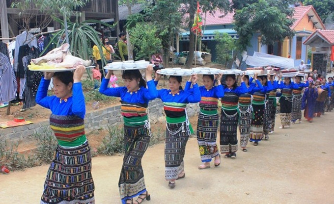 Lễ hội Mường Xia là dịp người dân trong vùng thể hiện sự tri ân công ơn Tư Mã Hai Đào với nhiều lễ vật gắn với đời sống vật chất, tinh thần đồng bào Thái. Ảnh: baodantoc.vn a 2 lệ hội mường xia.jpg