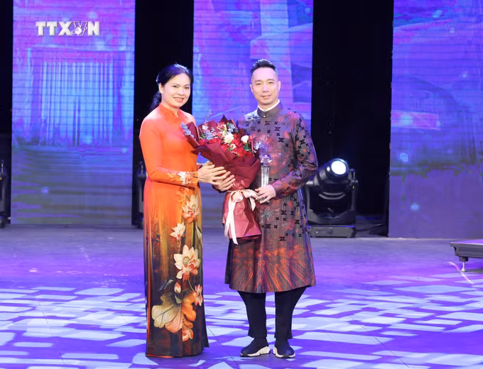 vna_potal_le_phat_dong_“tuan_le_ao_dai”_va_chuong_trinh_nghe_thuat_“huong_sac_ao_dai_viet”_7248950.jpg