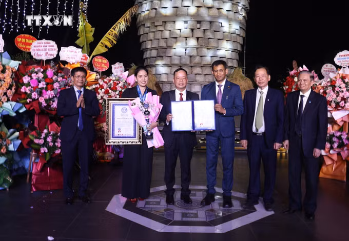 vna_potal_thap_than_nong_duoc_cong_nhan_ky_luc_the_gioi_7649641.jpg