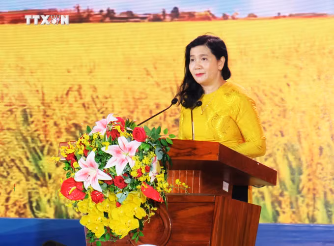 vna_potal_be_mac_le_hoi_banh_dan_gian_nam_bo_lan_thu_xi_nam_2024_7334050.jpg