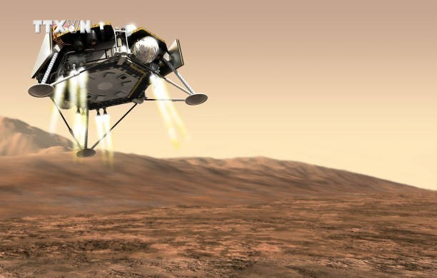 Tàu đổ bộ Sao Hỏa InSight của NASA. Ảnh: Getty Images/TTXVN vna_potal_dau_vet_ve_mot_dai_duong_an_duoi_be_mat_sao_hoa_7535344.jpg