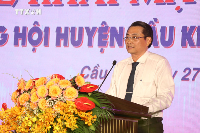 Phó Chủ tịch UBND tỉnh Trà Vinh Nguyễn Quỳnh Thiện phát biểu tại buổi lễ. Ảnh: Thanh Hòa- TTXVN vna_potal_tra_vinh_cong_bo_le_vu_lan_thang_hoi_huyen_cau_ke_la_di_san_phi_vat_the_quoc_gia__7560134.jpg