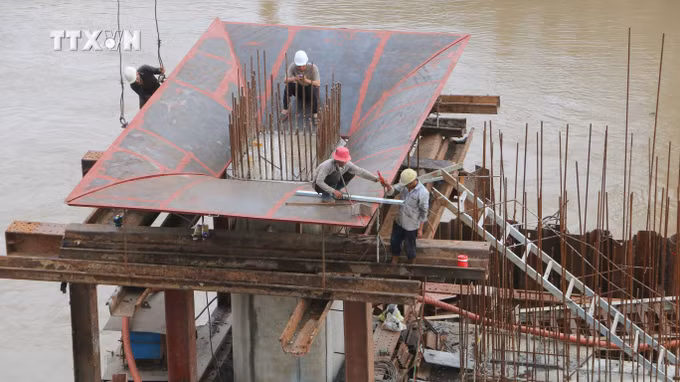 vna_potal_dua_vao_van_hanh_cong_au_rach_mop_soc_trang_truoc_mua_kho_nam_2025_7515166.jpg