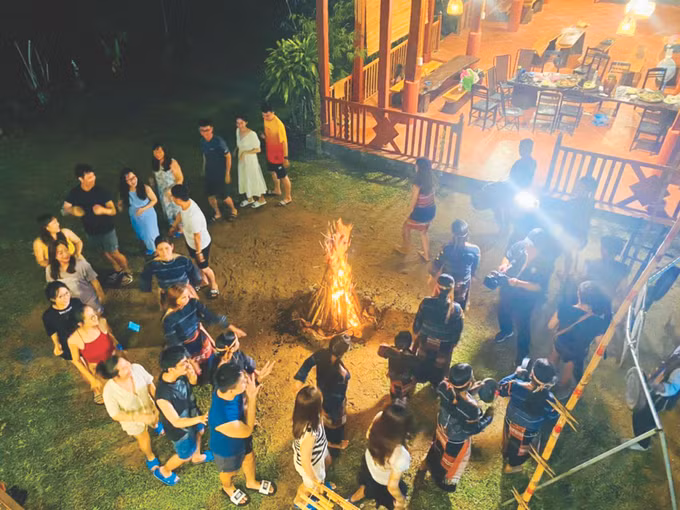 2-kbang-du lich cong dong-hong diep.jpg