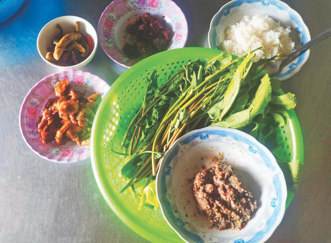 Món mắm Prồ-hốc bằm trong mâm cơm thường ngày của người Khmer. Ảnh: Sơn Cao Thắng 1 MAM.jpg