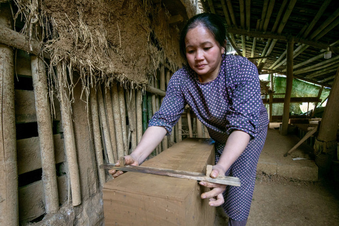 Xóm Lũng Rì, xã Tự Do có 23 hộ dân vẫn ngày ngày bảo tồn, giữ gìn và phát triển nghề làm ngói đất nung. Ảnh: Chu Hiệu 6-cao bang phat huy gia tri lang nghe truyen thong-chu hieu.jpg