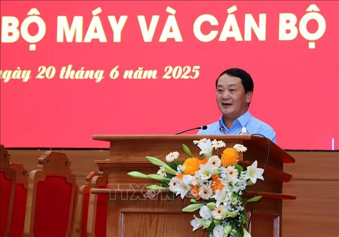 Ngày 20/6/2025, tại Vị Xuyên, Tỉnh ủy Hà Giang tổ chức thử nghiệm và vận hành chính thức mô hình chính quyền địa phương 2 cấp đối với xã Vị Xuyên (mới). Trong ảnh: Bí thư Tỉnh ủy Hà Giang Hầu A Lềnh phát biểu khai mạc. Ảnh: Đức Thọ/ TTXN. hg-tq1.jpg