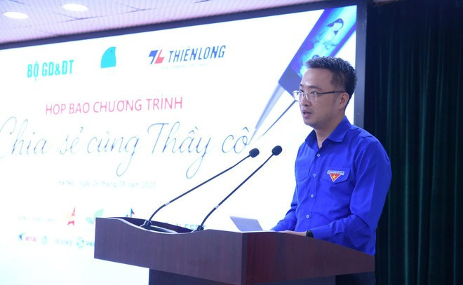 Bí thư Trung ương Đoàn, Chủ tịch Hội Liên hiệp thanh niên Việt Nam Nguyễn Tường Lâm thông tin tại buổi họp báo. Ảnh: PV/Vietnam+ chia-se-cung-thay-co.jpg