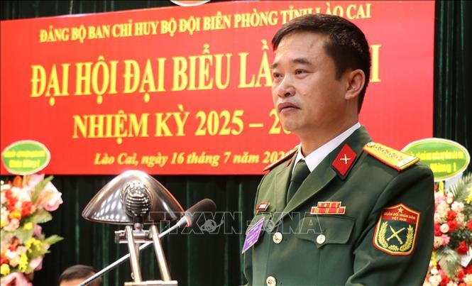 Đại tá Nguyễn Đức Cương, Phó Bí thư Thường trực Đảng ủy, Chính ủy Bộ Chỉ huy quân sự tỉnh Lào Cai phát biểu chỉ đạo Đại hội. dh-lc3.jpg