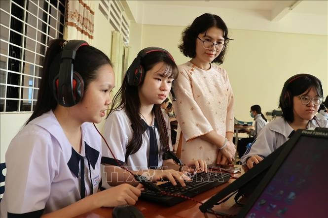 Trường THPT Chuyên Nguyễn Du (phường Tân An, tỉnh Đắk Lắk), quan tâm, đào tạo nâng cao chất lượng giáo dục mũi nhọn. Ảnh: TTXVN phát gd-daklak3.jpg