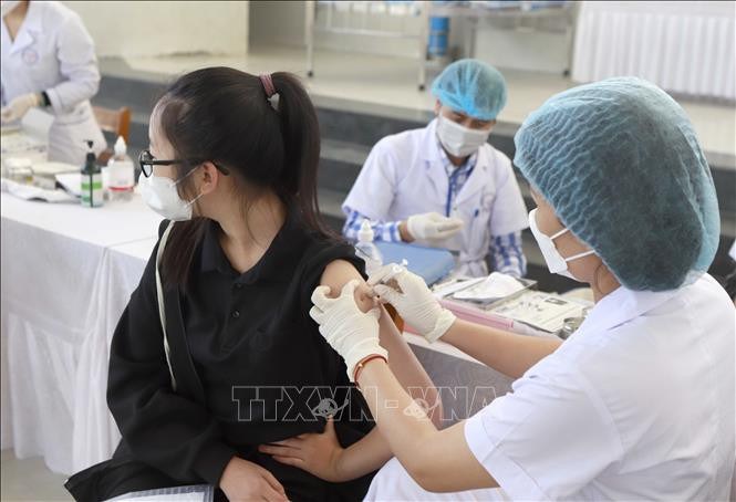 Vaccine - biện pháp hiệu quả nhất cứu sống con người trong đại dịch