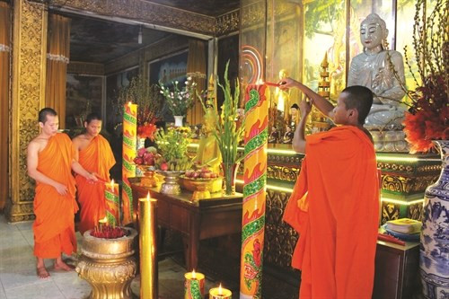 Đồng bào Khmer ở Sóc Trăng đón mùa Nhập hạ an toàn, tiết kiệm