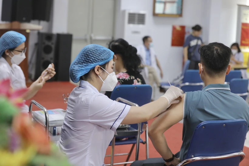 Ngày 22/5, có 1.222 ca mắc COVID-19, 1 bệnh nhân ở Hà Nội tử vong