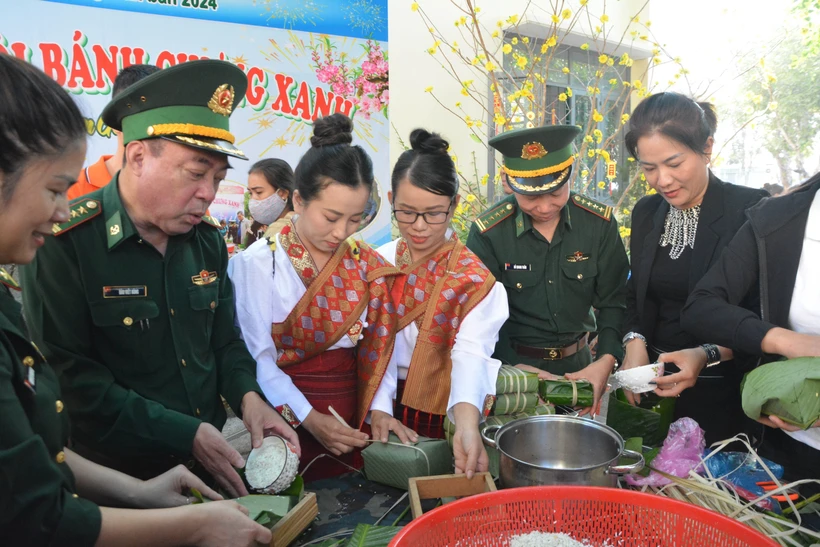 Mang Tết đến vùng biên Đắk Lắk