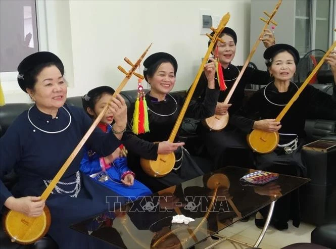 Người “giữ lửa” nghệ thuật hát Then, đàn Tính Hoàng Kim Tuế