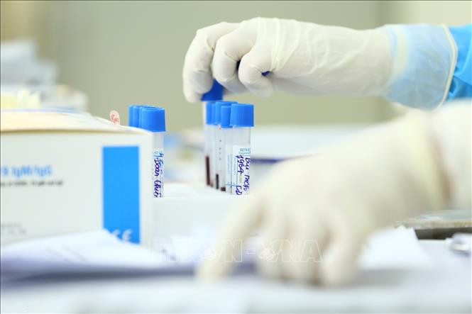 Các địa phương nhanh chóng mở rộng xét nghiệm SARS-CoV-2