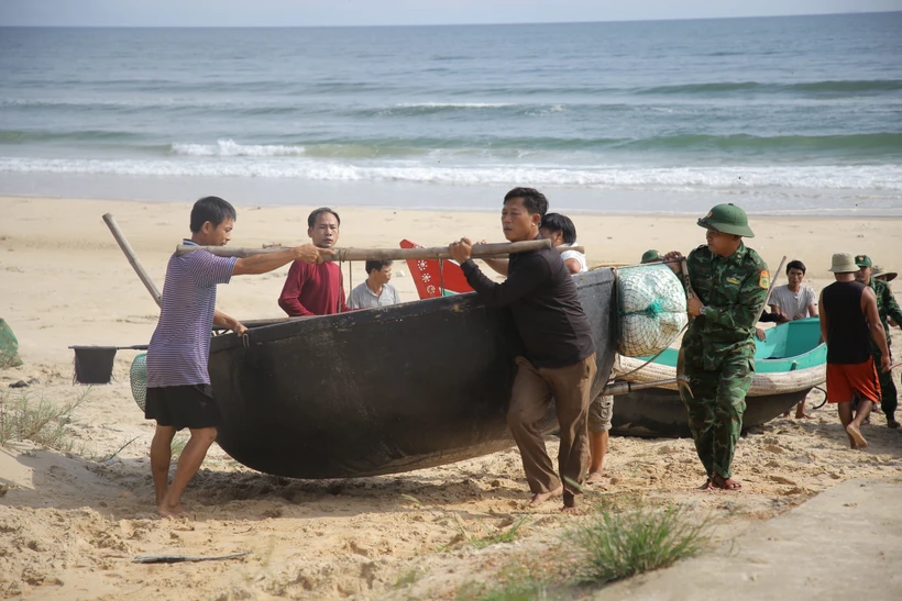 Ứng phó với bão số 4: Quảng Trị gấp rút triển khai biện pháp đảm bảo an toàn cho ngư dân và tàu thuyền