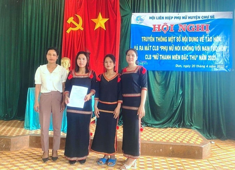 Gia Lai khuyến khích thanh niên dân tộc thiểu số lập gia đình đúng độ tuổi