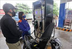 Sau chuỗi tăng liên tiếp, giá xăng dầu quay đầu giảm hơn 100 đồng/lít