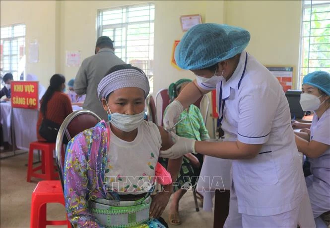 Khẩn trương hoàn thành việc "làm sạch" dữ liệu tiêm chủng vaccine COVID-19 trước ngày 1/6