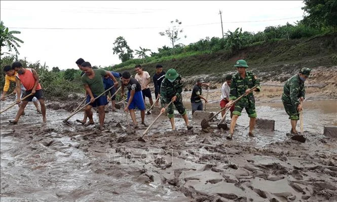 Hội Chữ thập đỏ Việt Nam hỗ trợ người dân Quảng Trị, Thừa Thiên Huế khắc phục thiệt hại do bão số 5