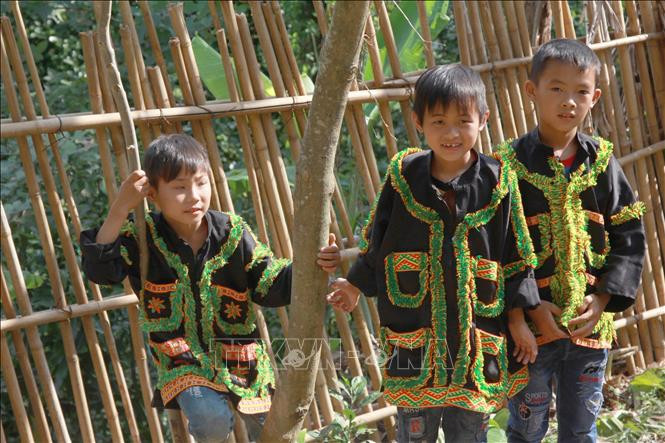 Trang phục áo nam truyền thống của người Dao Lù Gang xã Công Sơn, huyện Cao Lộc, tỉnh Lạng Sơn. Ảnh: Quang Duy - TTXVN