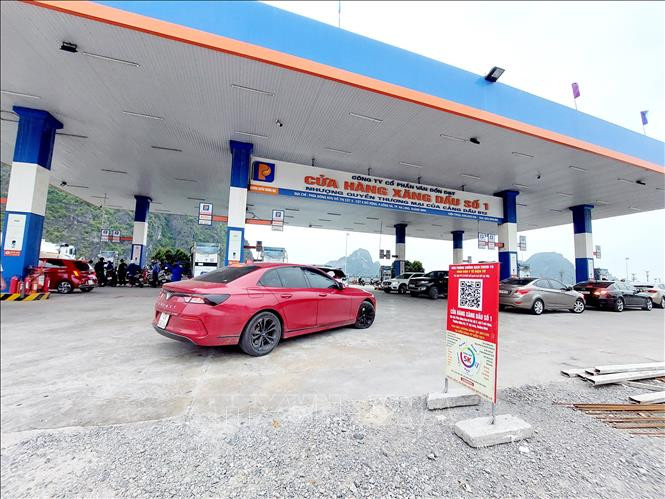 Giá xăng tăng đến gần 3.000 đồng/lít