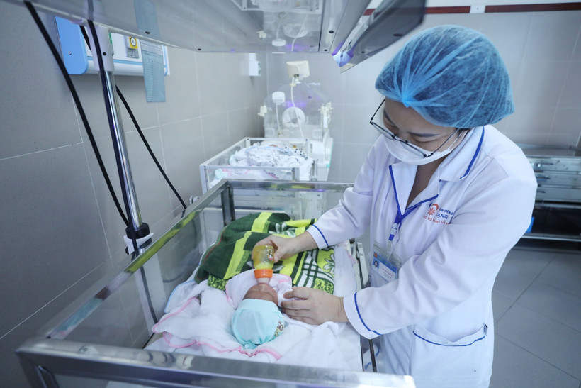 Thời tiết giao mùa, số bệnh nhi nhập viện tăng cao ở Lạng Sơn