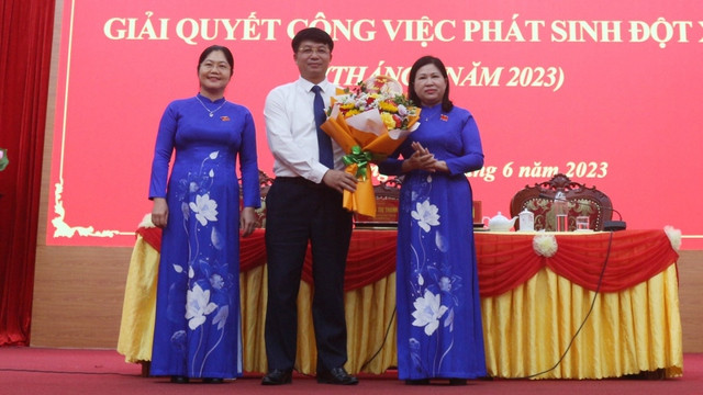 Phê chuẩn bầu, miễn nhiệm Phó Chủ tịch UBND tỉnh Bắc Kạn