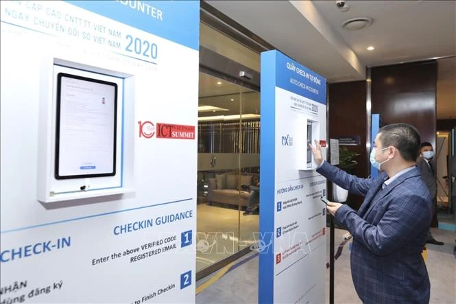 Cơ cấu lại nền kinh tế với đột phá chiến lược về hoàn thiện thể chế, chuyển đổi số