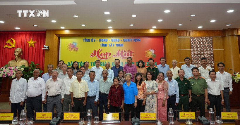 Tây Ninh tổ chức họp mặt người có uy tín trong đồng bào dân tộc, tôn giáo 