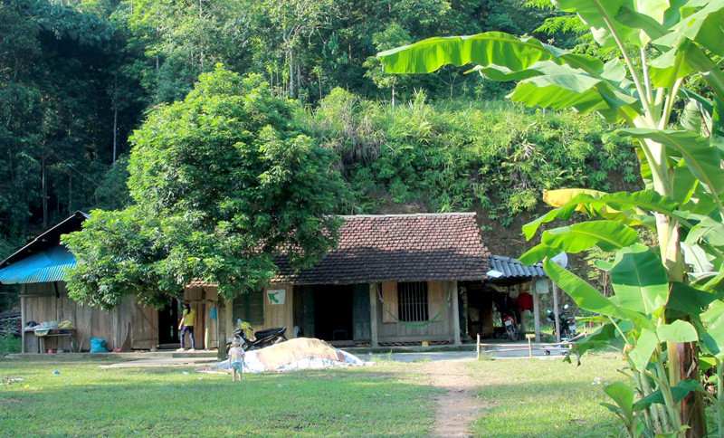 Kiến trúc nhà của người Mông ở Tuyên Quang