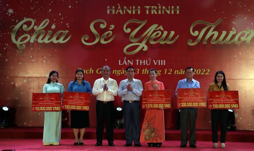 Kiên Giang chăm lo Tết cho hộ nghèo, trẻ em có hoàn cảnh đặc biệt khó khăn