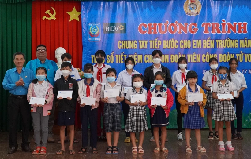 Sóc Trăng chung tay tiếp bước học sinh có hoàn cảnh khó khăn đến trường