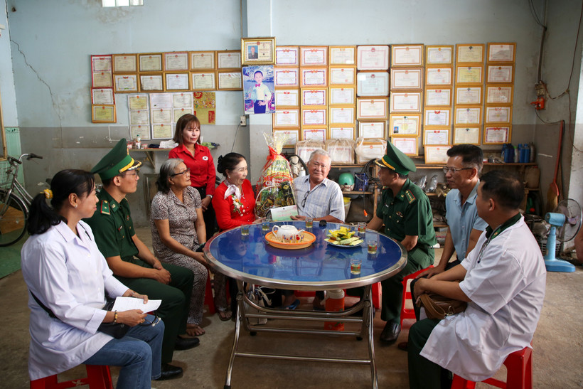 Chương trình “Xuân Biên phòng - Ấm lòng dân bản” làm ấm lòng cư dân xã biên giới Tân Lập