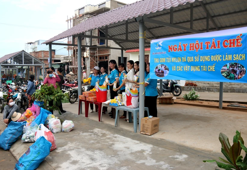 Xây dựng sản phẩm “Du lịch xanh” tại đảo Phú Quý