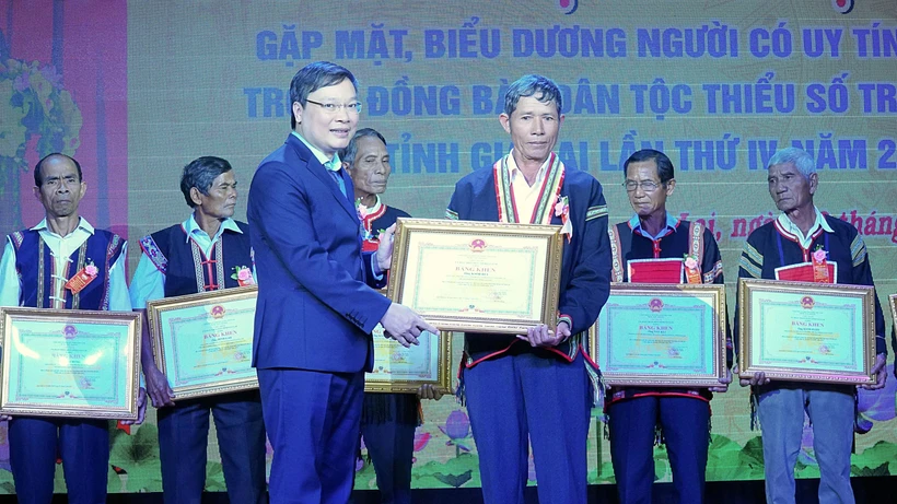 Phát huy vai trò của người có uy tín trong vùng đồng bào dân tộc thiểu số ở Gia Lai