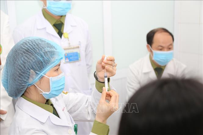 Tiếp tục thử nghiệm vaccine ngừa COVID-19 Nano Covax nhóm liều 50mcg