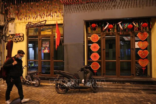 Dịch COVID-19: Hà Nội dừng các hoạt động lễ hội, thực hiện giãn cách tại quán cà phê, nhà hàng