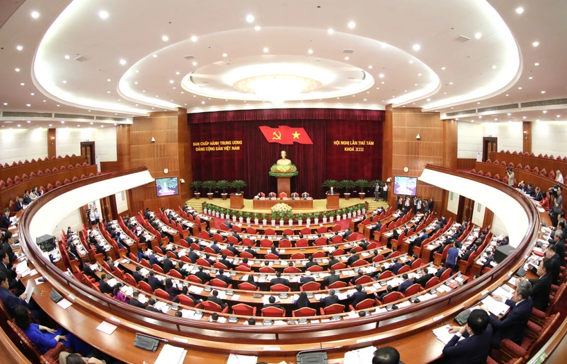Ngày làm việc thứ nhất Hội nghị Trung ương 8 khóa XIII