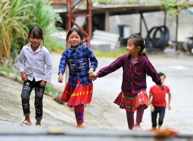Học sinh vùng cao Mèo Vạc háo hức trở lại trường trước ngày khai giảng