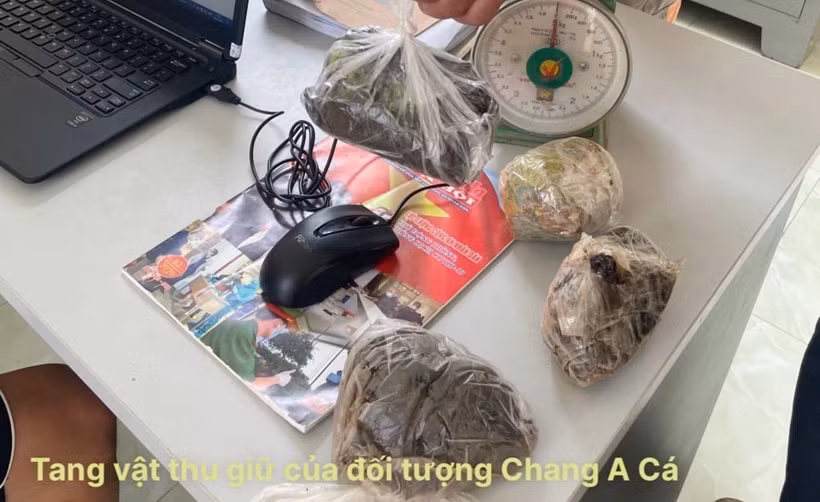 Lai Châu: Bắt giữ đối tượng mua bán trái phép 1kg thuốc phiện
