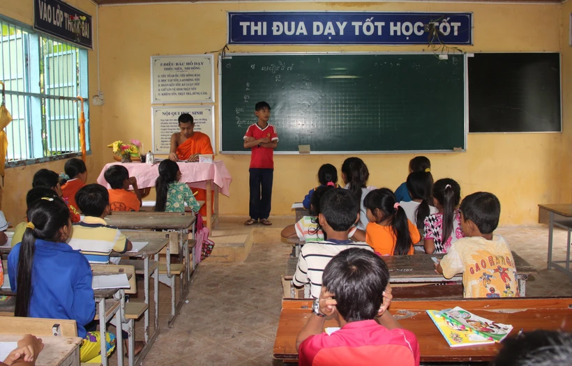 Sóc Trăng hỗ trợ người dạy chữ và tiếng của đồng bào dân tộc 