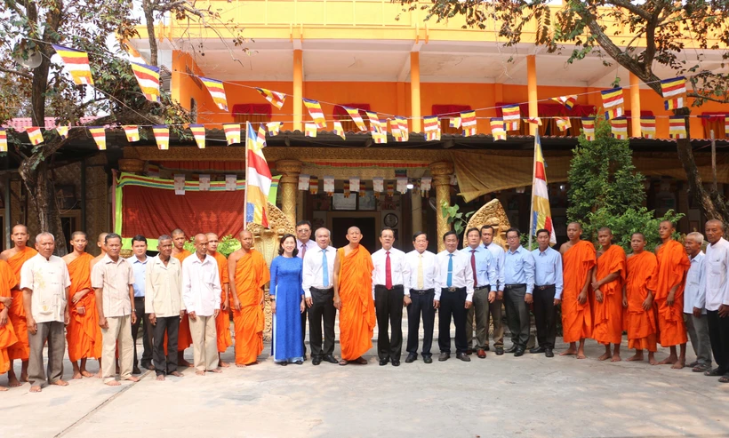 Bí thư Tỉnh ủy An Giang chúc mừng đồng bào Khmer nhân Tết cổ truyền Chôl Chnăm Thmây