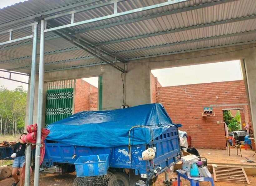 Bình Phước hỗ trợ người dân khắc phục ảnh hưởng của mưa dông kéo theo lốc xoáy