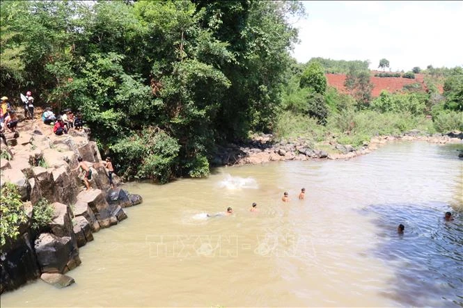 Ba trẻ nhỏ đuối nước tử vong ở Gia Lai