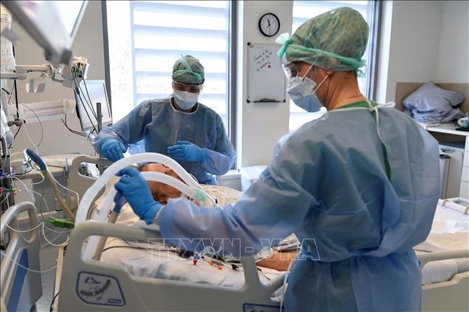  Mắc COVID-19 có thể gây tổn thương thần kinh lâu dài