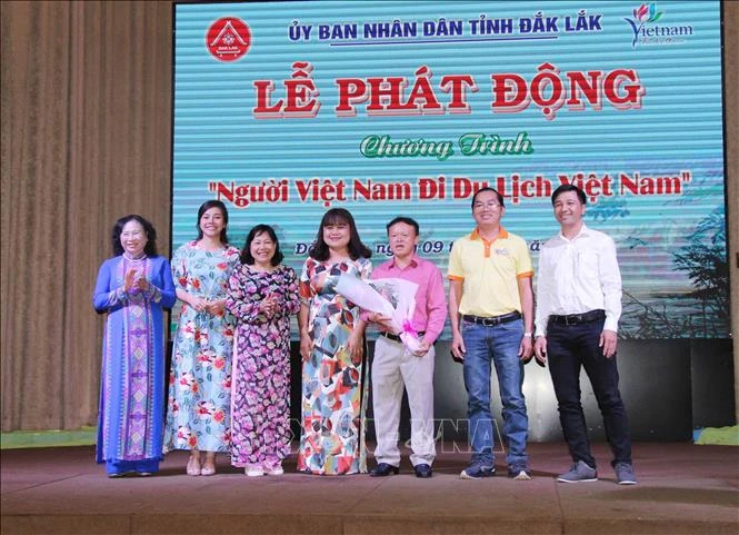 Ra mắt Ban liên minh kích cầu du lịch tỉnh Đắk Lắk. Ảnh: Hoài Thu - TTXVN
