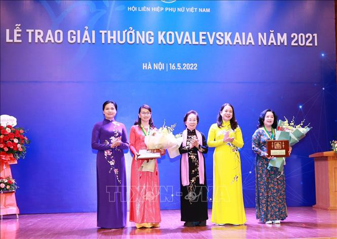 Lễ trao Giải thưởng Kovalevskaia năm 2021: Các nữ trí thức là nguồn nhân lực quan trọng trong sự nghiệp phát triển đất nước
